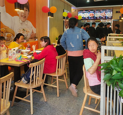 熱烈祝賀湖北咸寧如意餛飩書臺(tái)街店火爆開業(yè)！