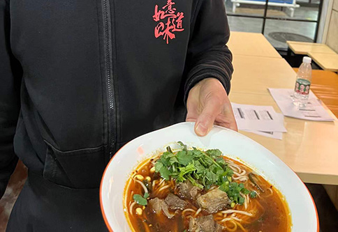 無錫江陰區(qū)區(qū)域紅燒牛肉面，重慶小面，豌雜面新品培訓(xùn)并考核通過